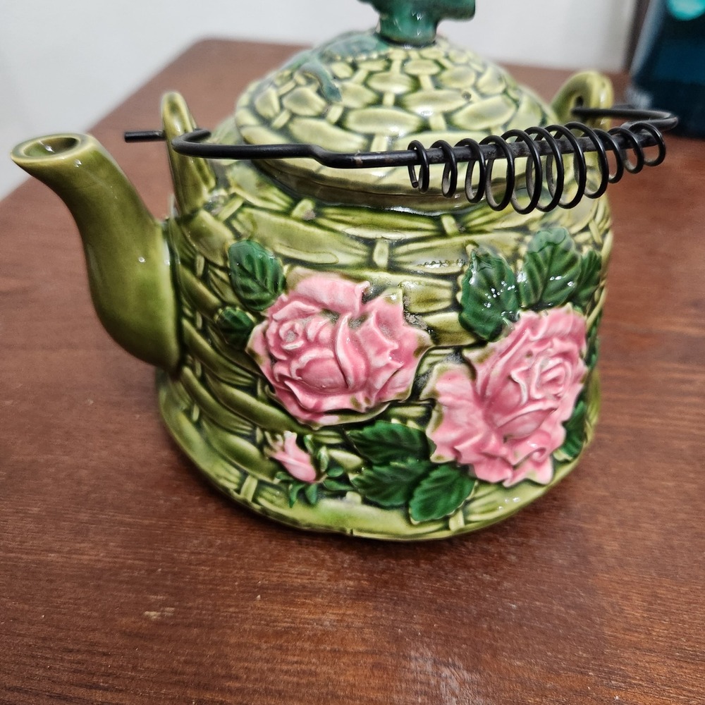 Rubens Original 1969 Green Basket Weave Ceramic Teapot with‎ Pink Roses